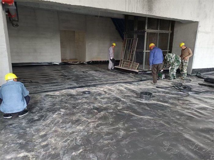防滲膜施工中如何節省材料